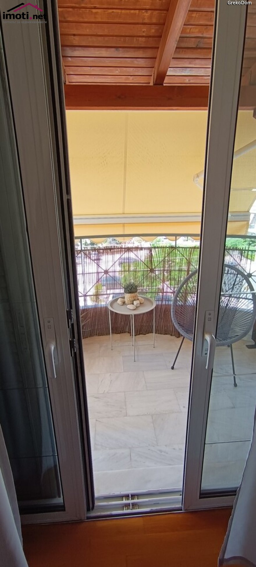 slider image